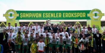 TFF 2. Lig'e yükselen Esenler Erokspor şampiyonluğunu kutladı